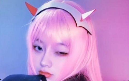 网红本人与照片曝光,照片与本人对比，网友直呼认不出！